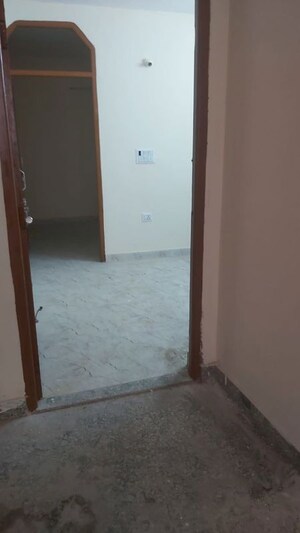 Room in 1.5 BHK Builder Floor at Mayur Vihar – for Rent