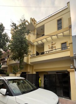2 BHK + Pooja Room,Study Room Builder Floor For Rent in Gomti Nagar