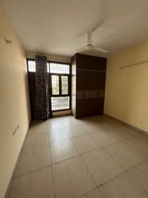 Room in 3.5 BHK Builder Floor at Wave Floors Premium, Wave City – for Rent