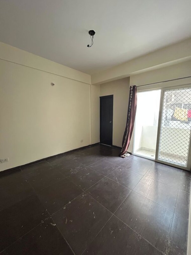 Room, wave-floors 2.5 Bedroom 194 Sq.Yd. Builder Floor In Mahurali Ghaziabad 10013923