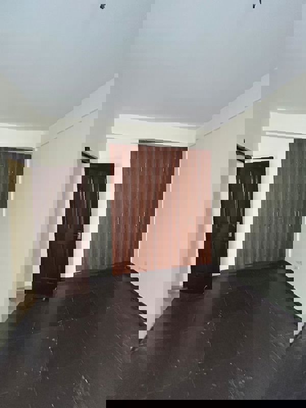 2.5 BHK + Study Room 194 Sq.Yd. Builder Floor in Wave Floors