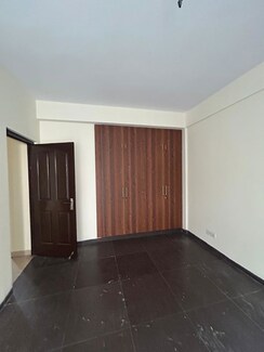 2.5 BHK + Study Room Builder Floor For Rent in Wave Floors