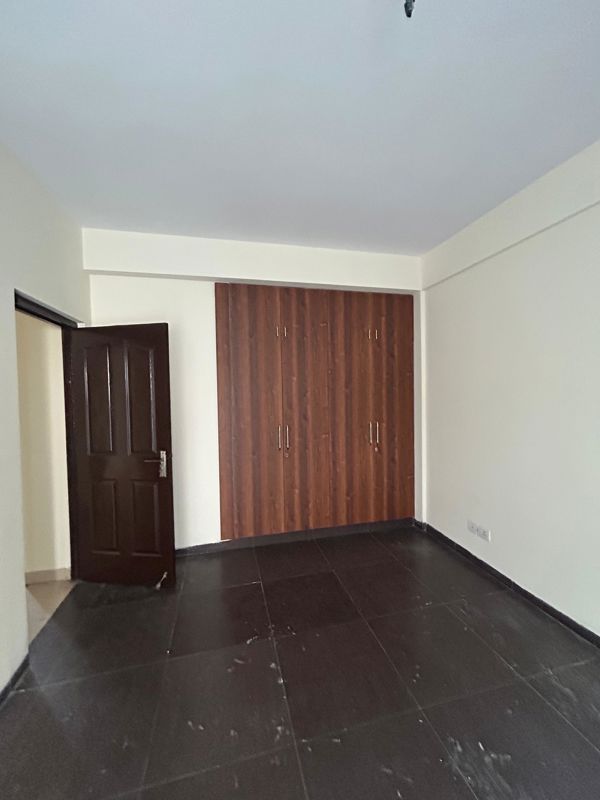 2.5 BHK + Study Room Builder Floor For Rent in Wave Floors