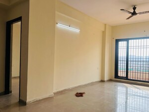 Room in 3.5 BHK Apartment at RPS Savana, Sector 88 – for Rent