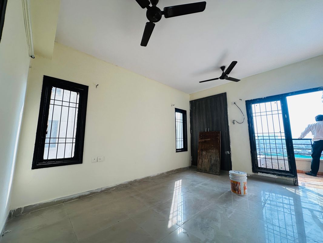 3.5 BHK + Servant Room Apartment For Rent in RPS Savana