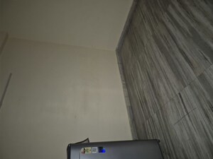 Furnished Amenities in 1.5 BHK Builder Floor at Mayur Vihar – for Sale