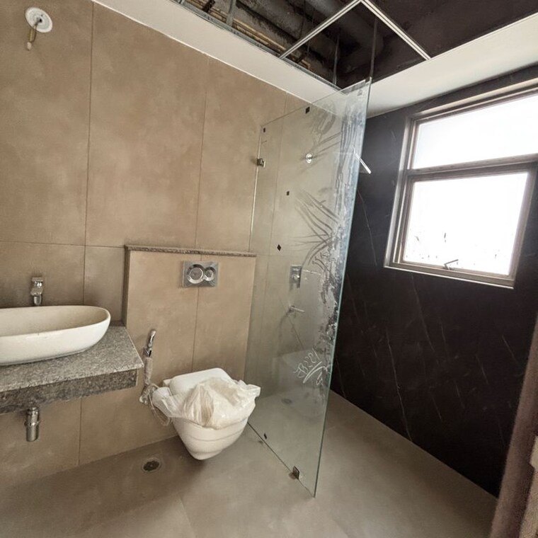 Bathroom, shalimar-one-world-belvedere-court-3 2 Bedroom 943 Sq.Ft. Apartment In Malesemau Lucknow 10013927