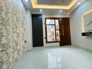 Room in 3 BHK Builder Floor at Fidato Honour Homes, Sector 89 – for Rent