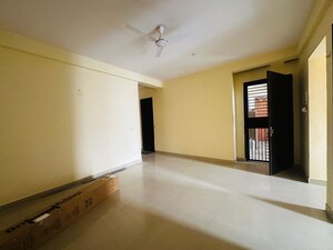 Room in 3 BHK Builder Floor at Amolik Residency, Sector 86 – for Rent