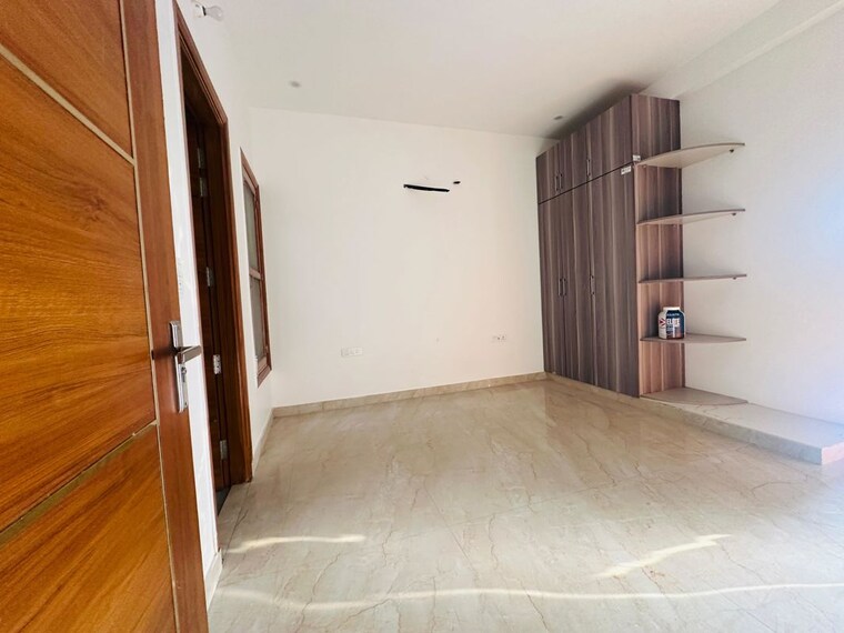 Room, parklands 4 Bedroom 2500 Sq.Ft. Builder Floor In Sector 85 Faridabad 10013937