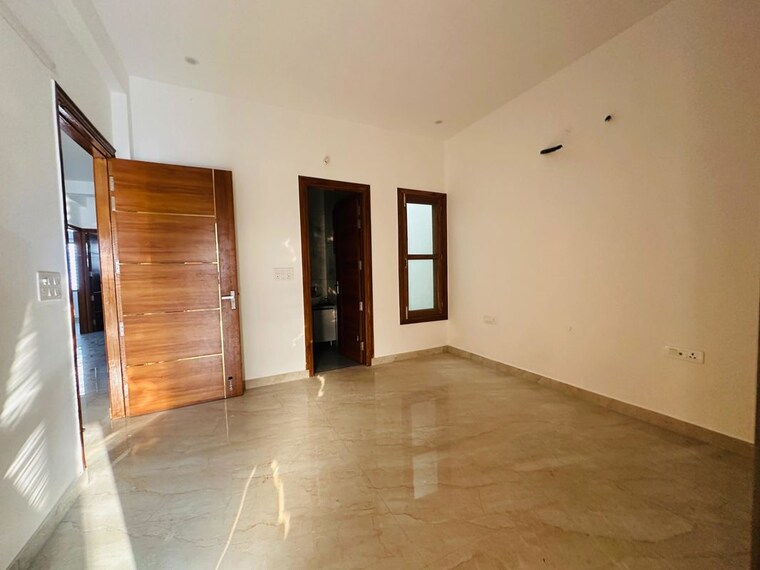 Room, parklands 4 Bedroom 2500 Sq.Ft. Builder Floor In Sector 85 Faridabad 10013937