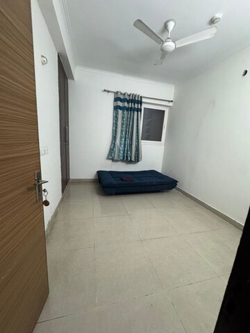 Room in 3 BHK Apartment at Saya Zion, Sector 4 Greater Noida – for Rent