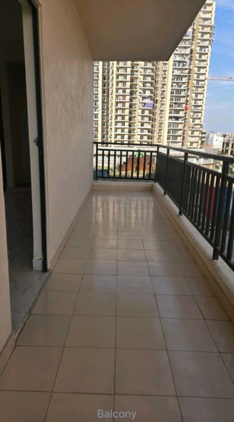 Balcony, the-golden-gate 3.5 Bedroom 1793 Sq.Ft. Apartment In Mahurali Ghaziabad 10013954