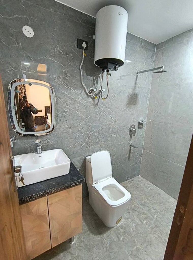 Bathroom, neb sarai 1 RK 350 Sq.Ft. Apartment In Neb Sarai Delhi 10013965