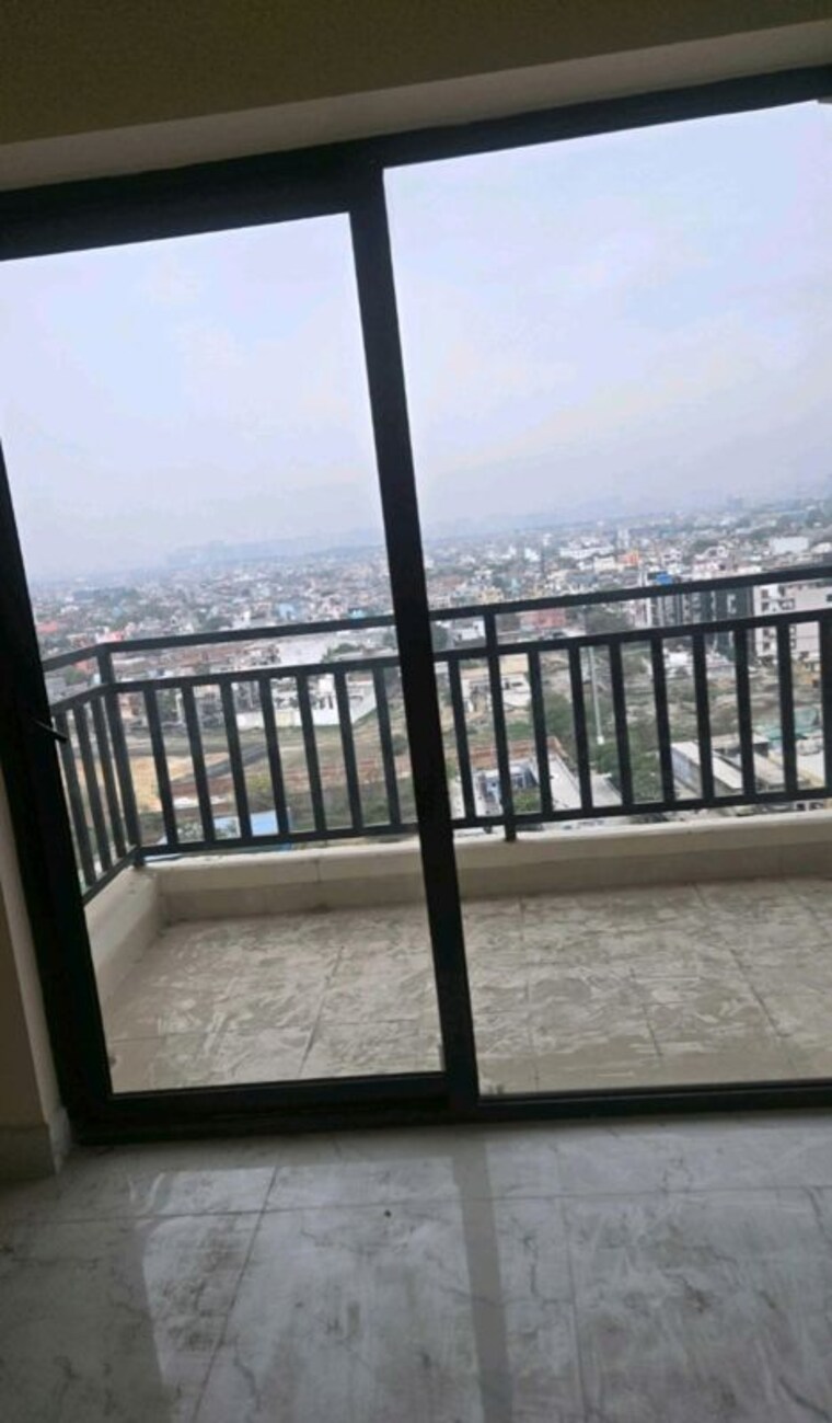 Balcony, the-golden-gate 2 Bedroom 1098 Sq.Ft. Apartment In Mahurali Ghaziabad 10013973