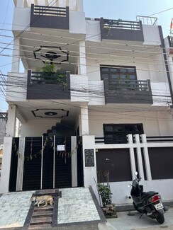 2 BHK + Pooja Room Builder Floor For Rent in Gomti Nagar