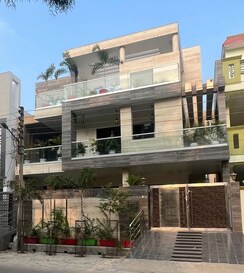 2 BHK + Pooja Room Builder Floor For Rent in Gomti Nagar