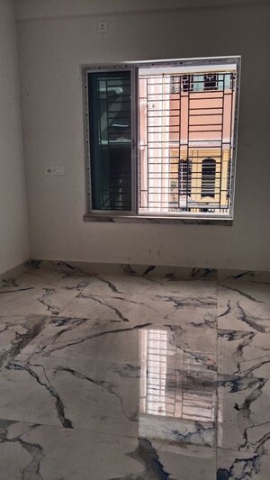 Room in 2 BHK Apartment at Kristi Villa, Chinar Park – for Rent