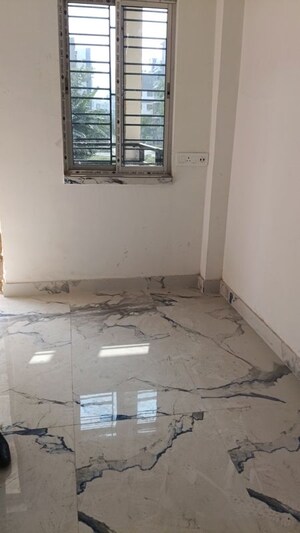 Room in 2 BHK Apartment at Kristi Villa, Chinar Park – for Rent