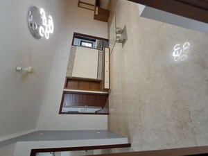Room in 3 BHK Builder Floor at Jp Nagar – for Rent
