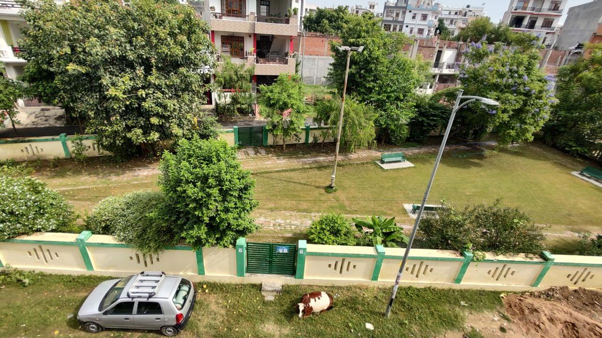 Plot For Sale in Sultanpur Road