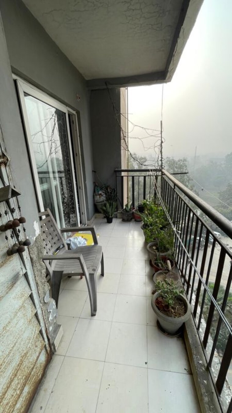 Balcony, saviour-park 2.5 Bedroom 1265 Sq.Ft. Apartment In Mohan Nagar Ghaziabad 10014083
