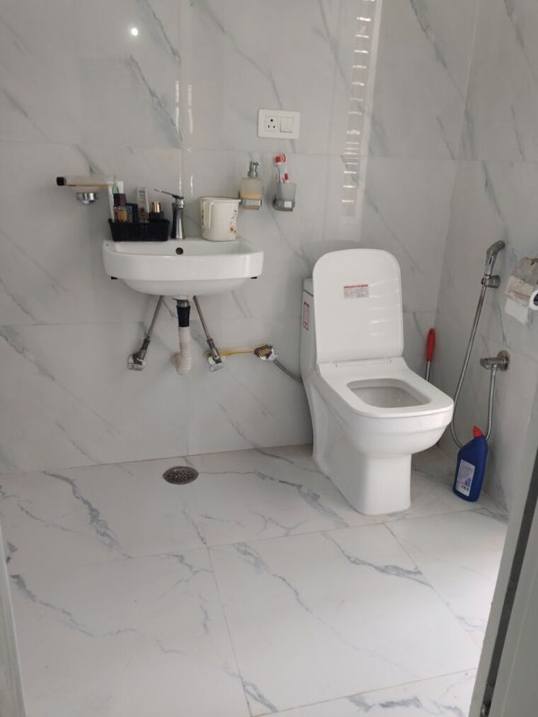 Bathroom, sector 46 3 Bedroom 108 Sq.Yd. Independent House In Sector 46 Faridabad 10014104