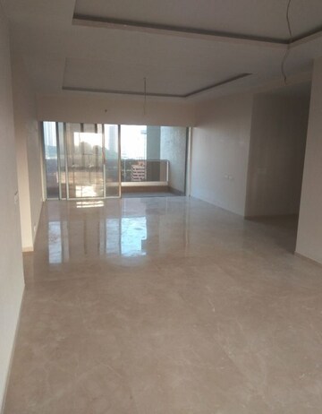 Room in 4 BHK Apartment at Dynamix Woodlands Apartment, Malad East – for Rent