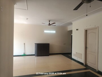 Living Room in 3.5 BHK Apartment at Bestech Park View City 2, Sector 49 – for Sale