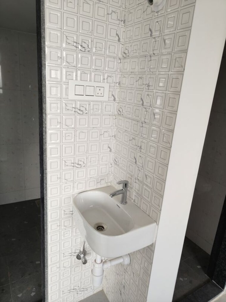 Bathroom, vinay-unique-sky 1 Bedroom 300 Sq.Ft. Apartment In Virar West Palghar 10014113