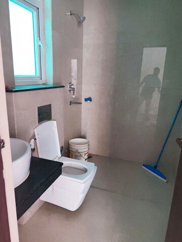 Bathroom in 2 BHK Builder Floor at DLF Vibhuti Khand, Gomti Nagar – for Rent