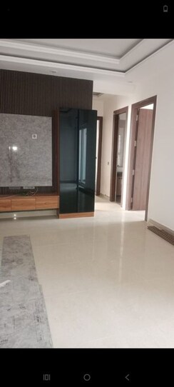 3.5 BHK + Servant Room Apartment For Rent in Sikka Kimaantra Greens
