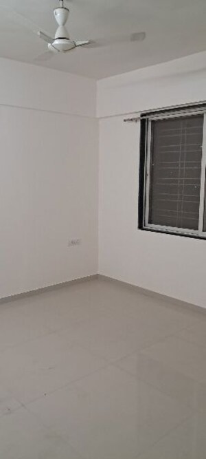 Room in 2 BHK Apartment at Shri Sainath Sentosa Pearl, Wakad – for Rent