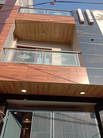 Furnished Amenities in 2 BHK Independent House at Dwarka Mor – for Sale