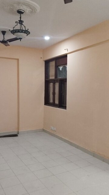 Room in 2 BHK Apartment at Mehak Jeevan, Raj Nagar Extension – for Rent