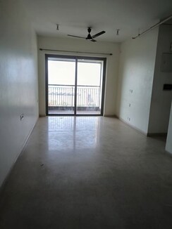 2 BHK + Pooja Room Apartment For Rent in Kalpataru Paramount