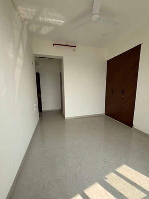 Room in 3 BHK Apartment at Rosa Manhattan, Ghodbunder Road – for Rent