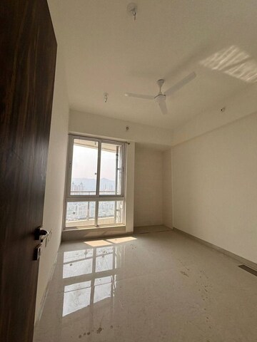 Room in 3 BHK Apartment at Rosa Manhattan, Ghodbunder Road – for Rent