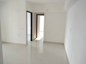 Room in 2 BHK Apartment at Lodha Amara, Kolshet Road – for Rent