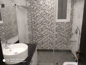 Master Bedroom in 4 BHK Builder Floor at South Extension ii – for Rent