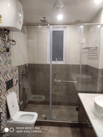 Master Bedroom in 4 BHK Builder Floor at South Extension ii – for Rent