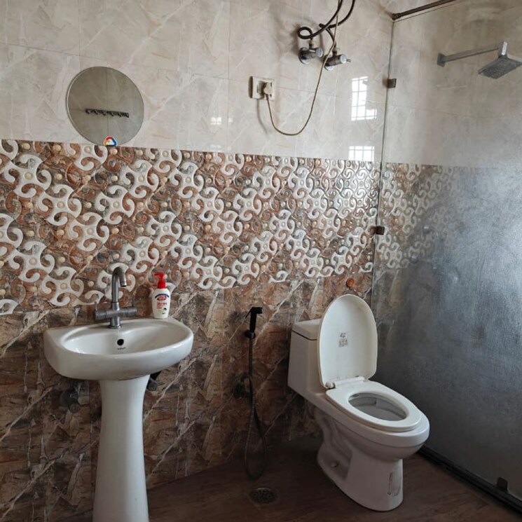 Bathroom, palam-vihar-residents-association 4 Bedroom 270 Sq.Yd. Independent House In Palam Vihar Gurgaon 10014263