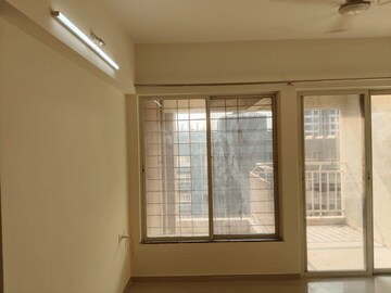 Room in 2 BHK Apartment at Mantra Insignia, Mundhwa – for Rent