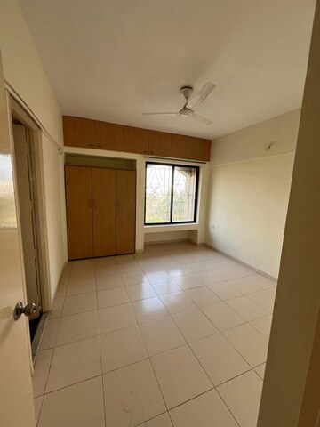 Room in 3 BHK Apartment at Kharadi – for Rent
