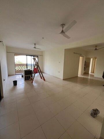 Room in 3 BHK Apartment at Kharadi – for Rent