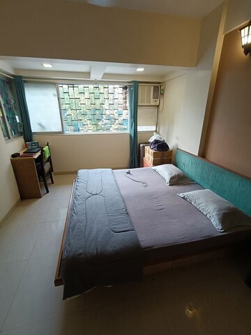 Bedroom in 4 BHK Apartment at Amity CHS, Andheri West – for Rent