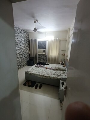 Bathroom in 4 BHK Apartment at Amity CHS, Andheri West – for Rent