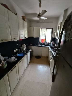 Master Bedroom in 4 BHK Apartment at Amity CHS, Andheri West – for Rent