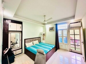 Bedroom in 2 BHK Builder Floor at Sector 30 – for Rent
