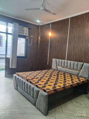 Bedroom in 3 BHK Builder Floor at Sector 46 – for Rent